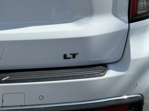 Used 2021 Chevrolet Suburban LT RWD image 8