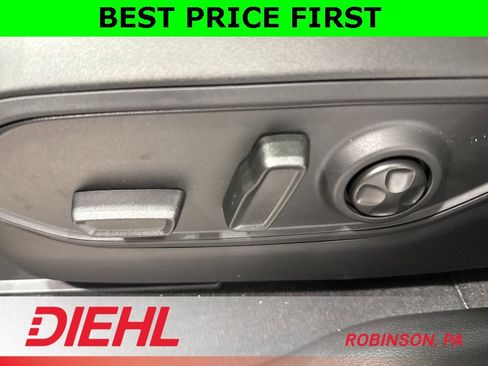 New 2025 Jeep Grand Cherokee Altitude image 20