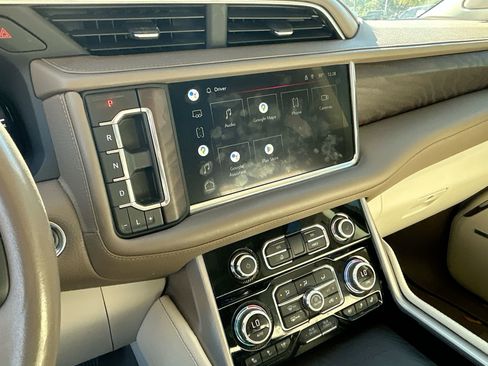 Used 2022 GMC Yukon XL Denali image 25