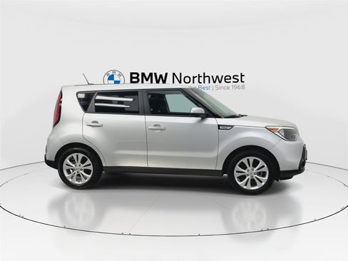 Used 2016 Kia Soul + image 5