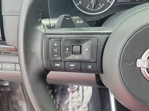 Used 2025 Nissan Pathfinder SV image 30