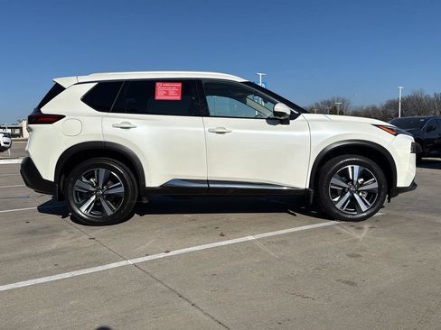 Used 2023 Nissan Rogue SL image 6