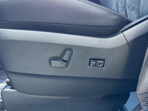 Used 2019 Dodge Grand Caravan SXT FWD image 13