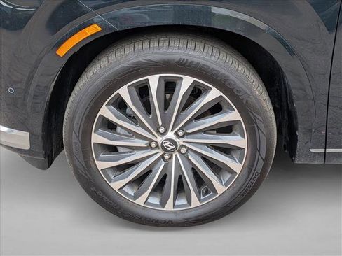 Used 2025 Hyundai Palisade Calligraphy image 9