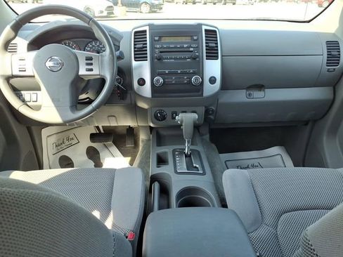 Used 2012 Nissan Frontier SV w/ SV Premium Utility Pkg AWD/4WD image 11