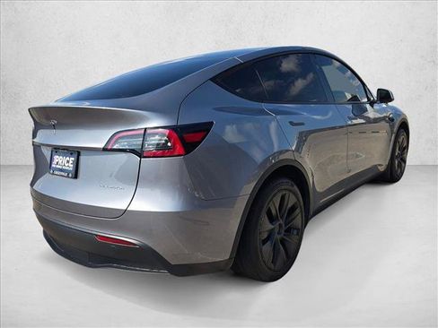 Used 2024 Tesla Model Y Long Range AWD/4WD image 5