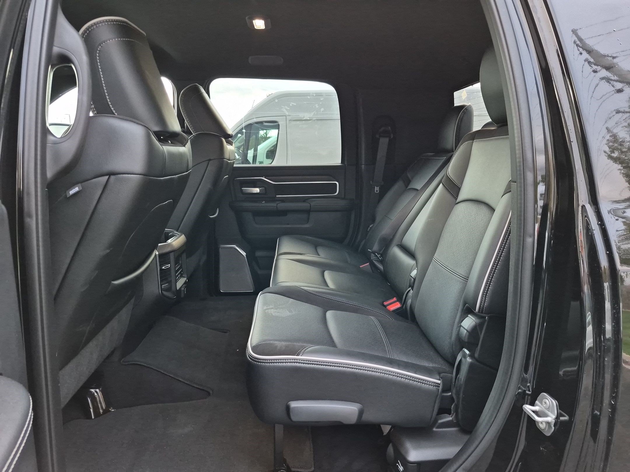 Used 2026 RAM 3500 Laramie AWD/4WD image 30