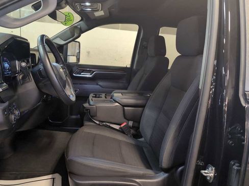 Used 2025 Chevrolet Silverado 2500 LT w/ Convenience Package image 19