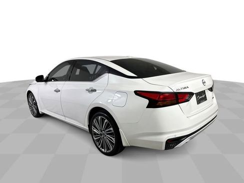 Used 2024 Nissan Altima 2.5 SL AWD/4WD image 6