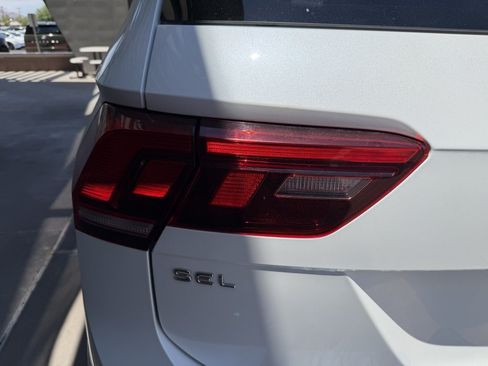 Used 2022 Volkswagen Tiguan SEL R-Line AWD/4WD image 14