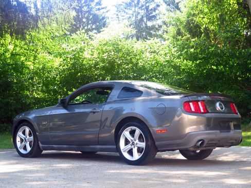 Used 2011 Ford Mustang GT Premium RWD image 3