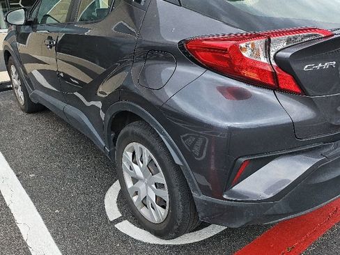 Used 2021 Toyota C-HR LE FWD image 4