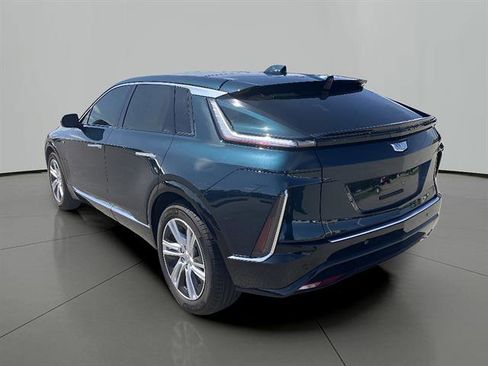 Used 2024 Cadillac Lyriq Tech AWD/4WD image 3