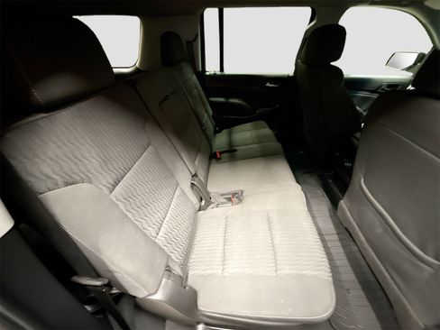 Used 2019 Chevrolet Suburban LS w/ All-Season Package image 28