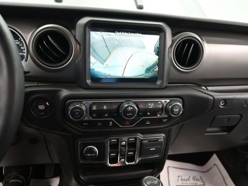 Used 2023 Jeep Wrangler Unlimited w/ Cold Weather Group AWD/4WD image 18