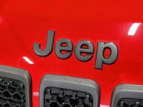 Used 2021 Jeep Cherokee Trailhawk w/ Sun, Sound & Nav Group image 39