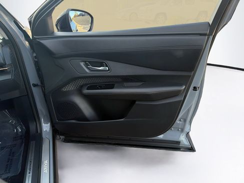Used 2024 Nissan Ariya AWD image 32