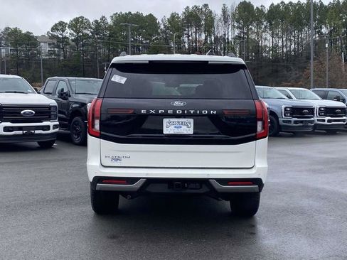 New 2025 Ford Expedition Platinum w/ Platinum Ultimate Package AWD/4WD image 4