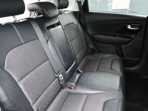 Used 2019 Kia Niro S Touring image 26