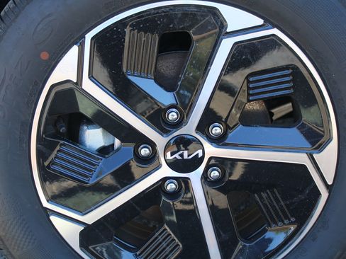 New 2026 Kia Niro LX FWD image 19