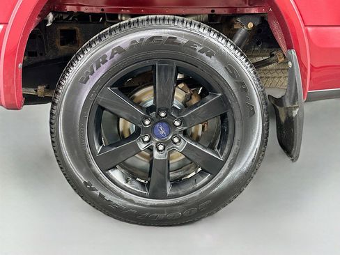 Used 2018 Ford F150 XLT w/ Equipment Group 302A Luxury AWD/4WD image 29