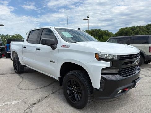 Used 2020 Chevrolet Silverado 1500 LT Trail Boss w/ Safety Package AWD/4WD image 2