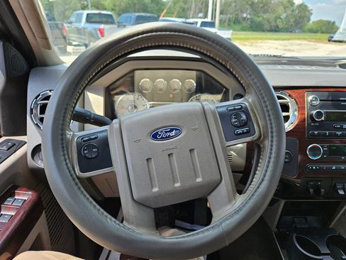 Used 2010 Ford F250 4x4 Crew Cab Super Duty image 12