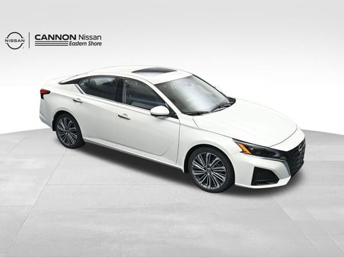 New 2025 Nissan Altima 2.5 SL FWD image 23