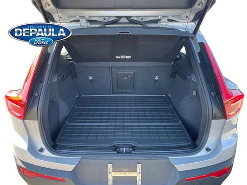 Used 2024 Volvo XC40 B5 Plus w/ Protection Package Premier AWD/4WD image 6