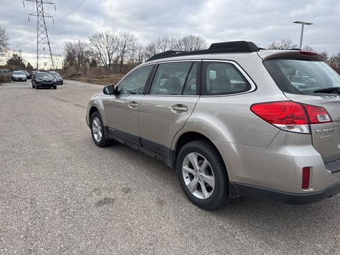 Used 2014 Subaru Outback 2.5i image 5