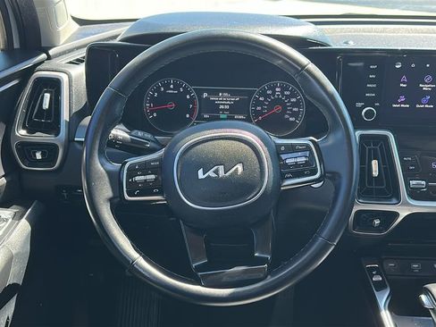Used 2023 Kia Sorento S image 22