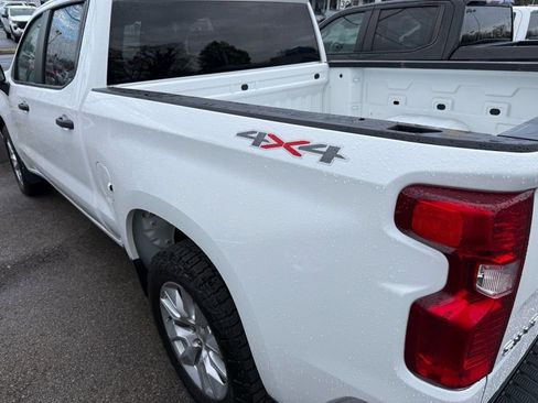 Used 2022 Chevrolet Silverado 1500 Custom image 4
