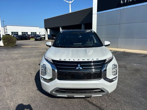 Used 2024 Mitsubishi Outlander SEL AWD/4WD image 2