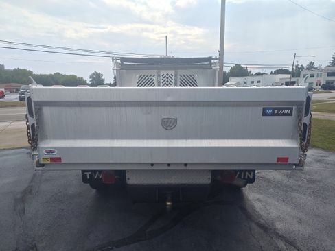 Used 2022 Ford F550 4x4 Regular Cab Super Duty image 6