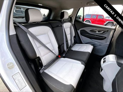 Used 2024 GMC Terrain SLE image 24