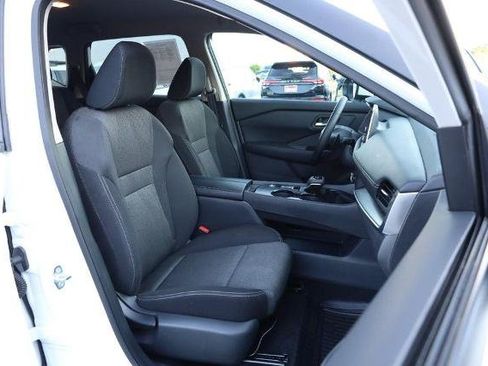 Certified 2026 Nissan Rogue SV FWD image 24
