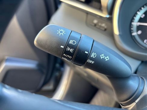 Used 2021 Toyota Highlander Limited image 28