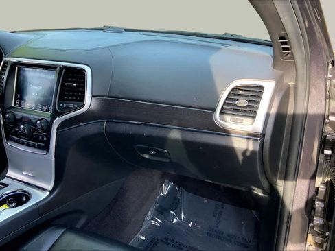 Used 2018 Jeep Grand Cherokee Limited AWD/4WD image 19