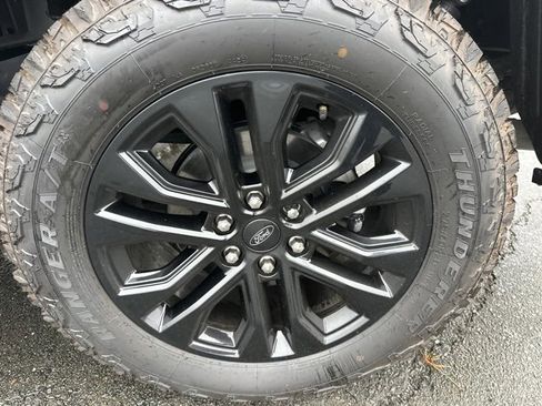 Used 2025 Ford F150 Lariat w/ Equipment Group 502A High image 6