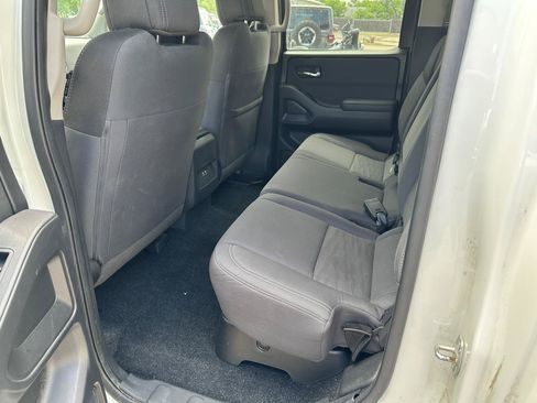Used 2024 Nissan Frontier SV AWD/4WD image 18