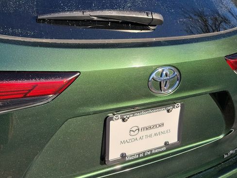 Used 2023 Toyota Highlander Limited image 22