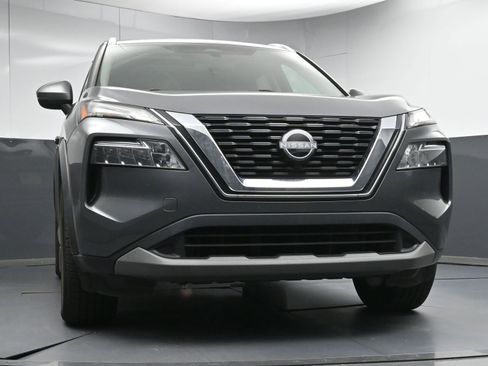 Used 2022 Nissan Rogue SV w/ SV Premium Package image 22