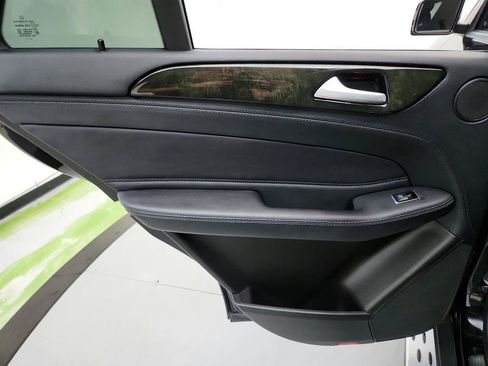 Used 2016 Mercedes-Benz GLE 400 4MATIC w/ Parking Assist Package image 26