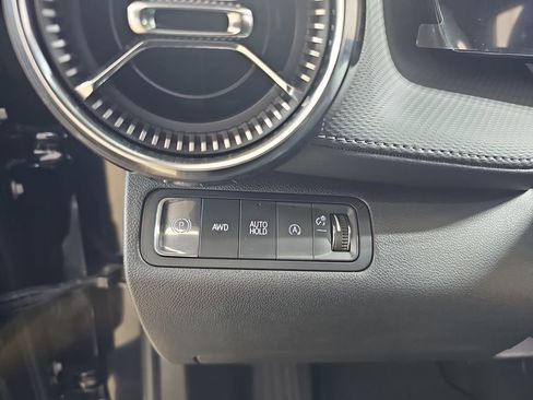 Certified 2025 Chevrolet Equinox LT image 30