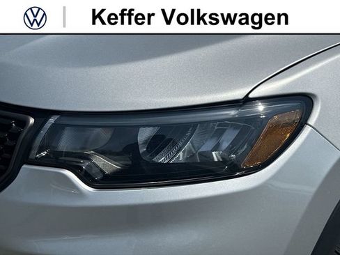 Used 2024 Jeep Compass Trailhawk AWD/4WD image 9