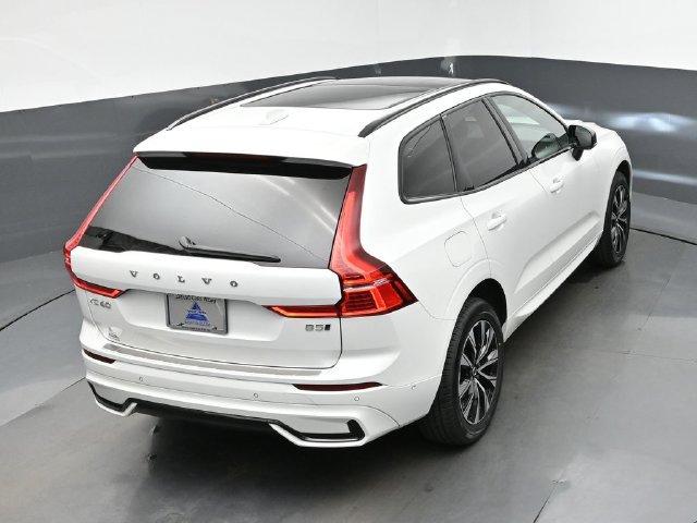 Used 2024 Volvo XC60 B5 Plus w/ Protection Package Premier AWD/4WD image 46