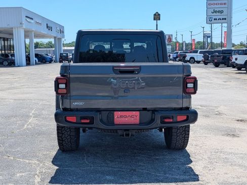 Used 2024 Jeep Gladiator Rubicon w/ Safety Group AWD/4WD image 6