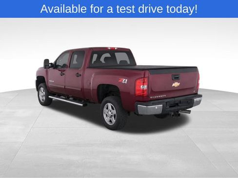Used 2013 Chevrolet Silverado 2500 LT w/ Interior Plus Package AWD/4WD image 3