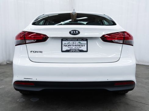 Used 2017 Kia Forte LX FWD image 5