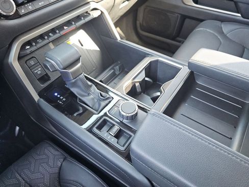 Used 2023 Toyota Tundra Limited AWD/4WD image 36